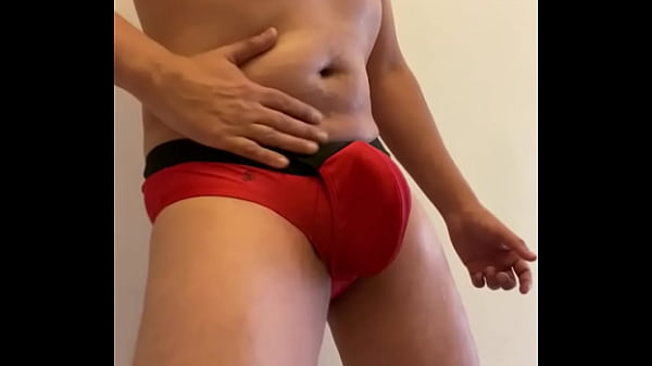 Play MP4 - MASTURBANDOME Y VINIENDOME EN B&Oacute;XER ROJO