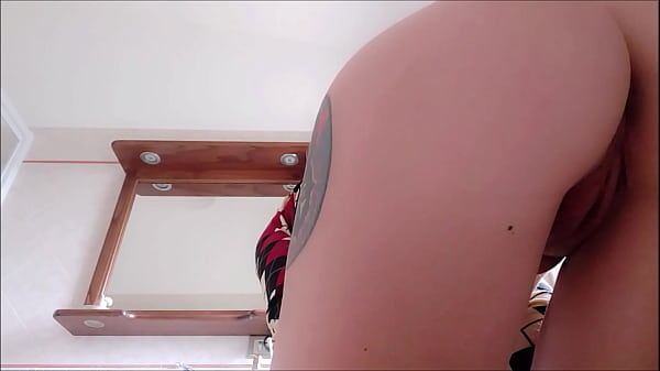 ChantalChannel peesa lot while being watched