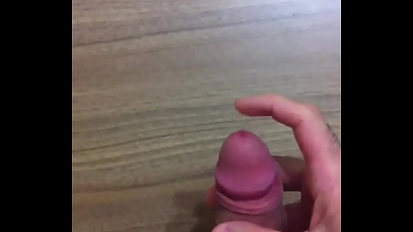 Eu batendo punheta e gozando