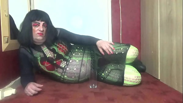 bisexual crossdresser is it me or is it that no one eles likes it because i do i love it part 1