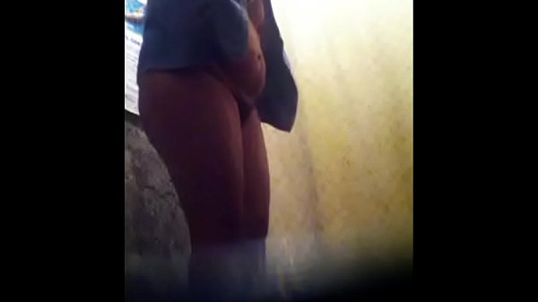 Lesly RmzMi Cuñada Mostrando Sus Enormes y Ricas Tetas_y Ese Rico Y Gigante Culo