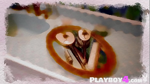 Hot Blonde Babe Exposed Her Stunning Body And Teen Posed Naked After Striptease So Sexy Babe Liked It thumbnail