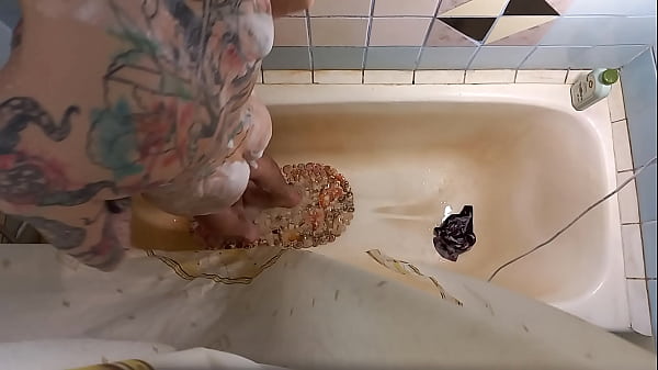 Play MP4 - spying and peeping in the shower