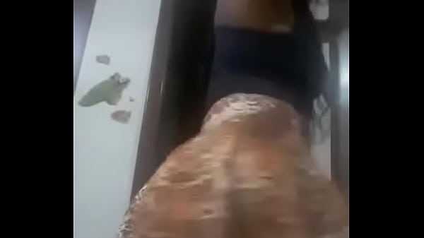 woman twerking