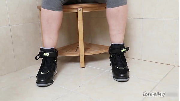 Sara jay spreads her big ass to dildo fuck her horny mature twat 