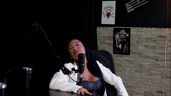 Play MP4 - N&atilde;o gosta de pau grande por ser pequena e te machucar&comma; ficou surpresa quando come&ccedil;ou e uma situa&ccedil;&atilde;o com um gringo parapl&eacute;gico&period;&period;&period; - Paulistinha &lpar;SHEER&sol;RED&rpar;