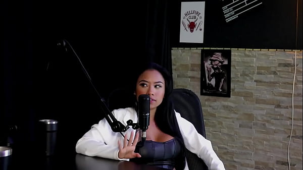 Não gosta de pau grandepor serpequenae te machucar ficou surpresa quando começou e_uma situação com um gringo paraplégico Paulistinha SHEER RED