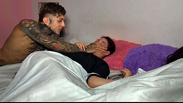 Mientras Yo Estaba en la Cama, Mi Novio se Cogió_ a Mi Mejor Amiga en Mi Propio Cuarto!