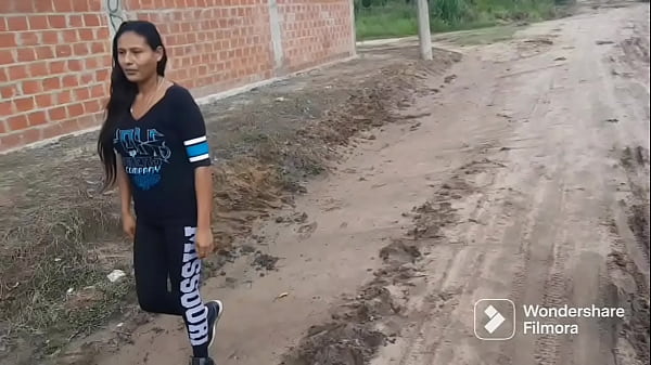 Play MP4 - &lpar;PORNO EN ESPA&Ntilde;OL&rpar;jovencita putita pillada en la calle&comma; se deja follar duro por su culo aprieto por un celular&comma; le lleno su carita joven de leche -porno casero-