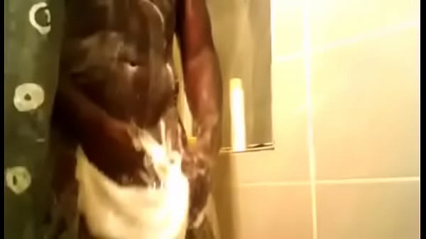 Nonton Showed Off Bbc Male Suded Up Showertime For Ladies Who Love Chocolate thumbnail