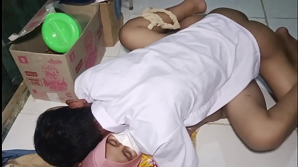 Ngentot ibu tiri hijab