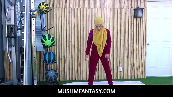 Nonton Kira Perez Under The Hijab thumbnail