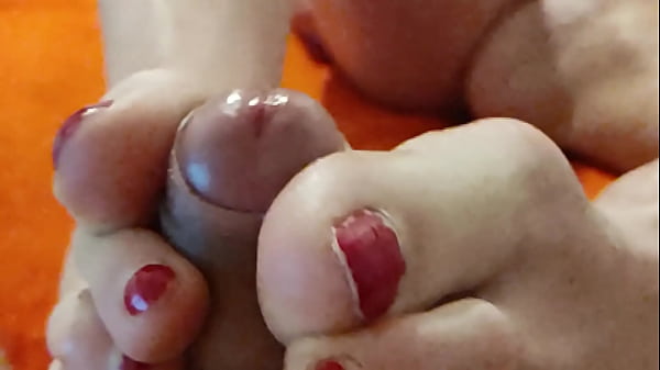 Play MP4 - Footjob good