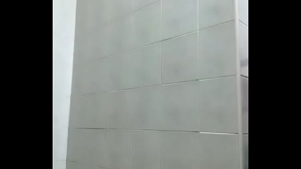Beda kelakuan antara di luar dan di rumah 