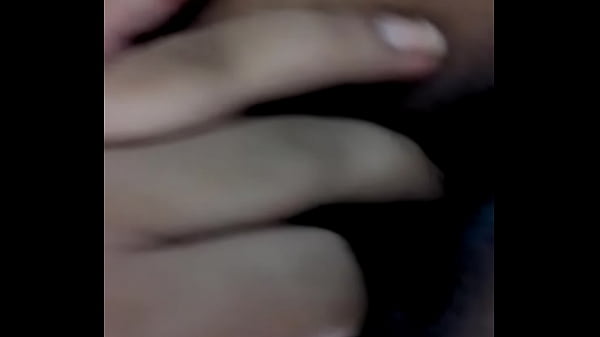 Play MP4 - Mulata se masturbando