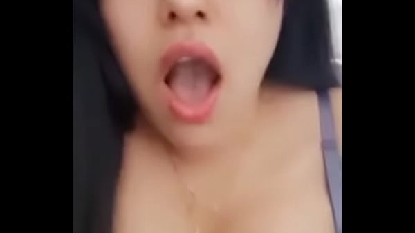 Play MP4 - HOT LATINA MAKES VIDEOCALL WITH HER NEIGHBOR AND ENDS UP TOUCHING HERSELF