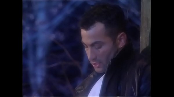 Play MP4 - Slutty brunette gets fucked on a street in the night