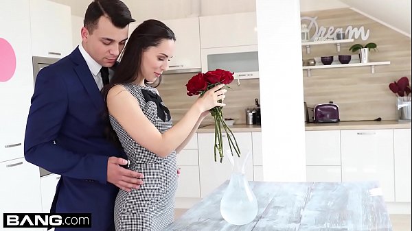 Play MP4 - Glamkore - Lilu Moon gets a dp with her husband & friend