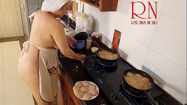 Nudist housewifeRegina_Noir cooks at the kitchen Naked_maid Naked housewife s3