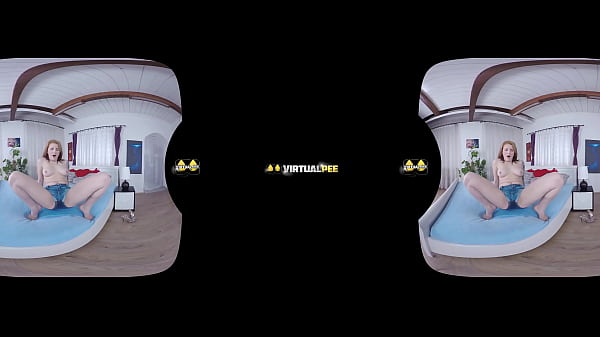 Getting naked and fingering her wet pussy to orgasm 