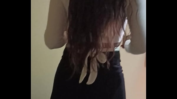 Venezolana casada en Lima Peru puta ofrecida baila sensual perreo durante su primer casting porno amateur 