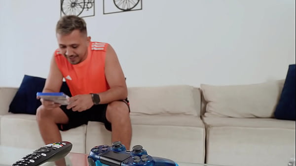 Nonton Hot Surprise For My Boyfriend, I Invite My Friend Over So He Can Fuck Us Both - Valentina Tovar thumbnail