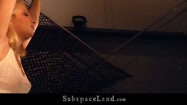 Play MP4 - Blonde Daytona slut hard whipped and leashed for sucking