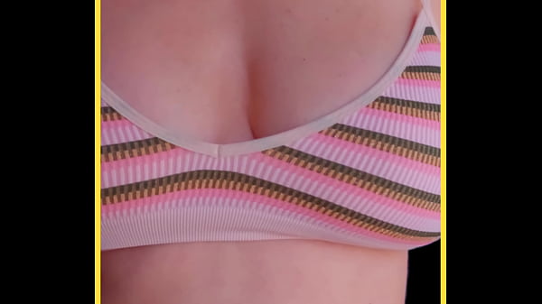 MILF is hot in lingerie 