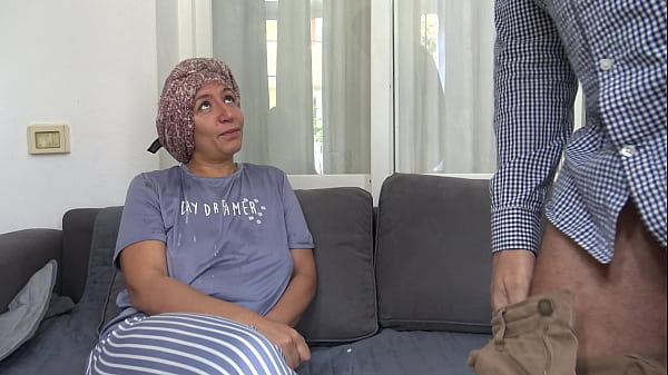 Play MP4 - A Turkish cleaning maid is NOT SCARED when AMERICAN SOLDIER tells her to clean his big cock