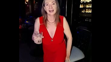 Nonton Cougar In Red Is The Winner: She Took Him Home thumbnail