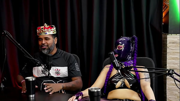 Play MP4 - Sempre escutou falar do sadomasoquismo&comma; teve sua primeira experi&ecirc;ncia com podolatria&comma; contou como se conheceram&comma; e a rela&ccedil;&atilde;o funciona&period;&period;&period; - Madame Agatha e Jeff Neg&atilde;o &lpar;Rei das Entrevistas&rpar;