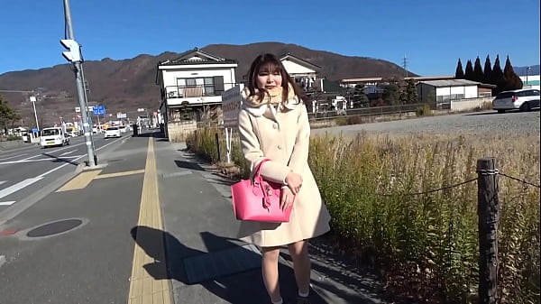 Play MP4 - 【流出厳禁】SNS総フォロワー数15万人越えの激カワ大人気配信者 取材と偽りガチ性交 1