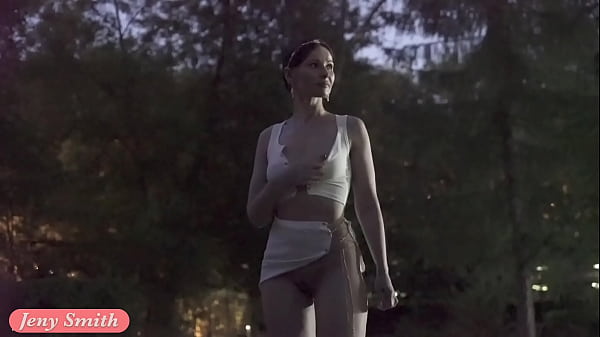 Jeny Smith_tests her new suit Flashing in public