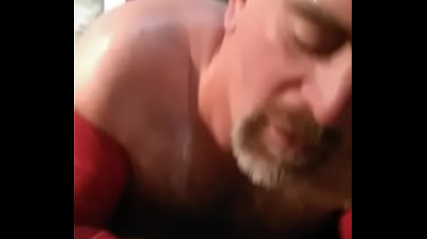 Sergab muy golozo con la pija de su tio 