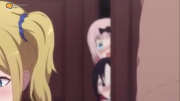 Teen does a handjob while her friends watch 