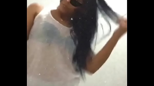 Novinha rebolando( qual o @ dela?) 