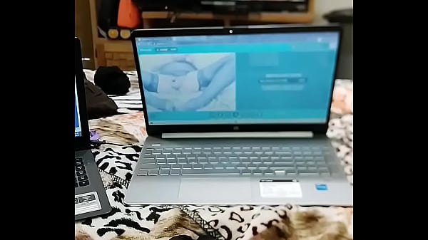 Play MP4 - Estrenando ropita sexy y vibrador