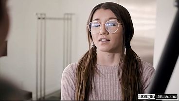 Maya woulfe is done with her roommate and sends a pic of her cheating to her gf aiden small tits blonde want payback and licks her pussy 