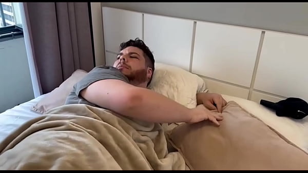 Pr&eacute;via - Dois Dotados Metem No Gordinho (completo No Sheer E Red) thumbnail