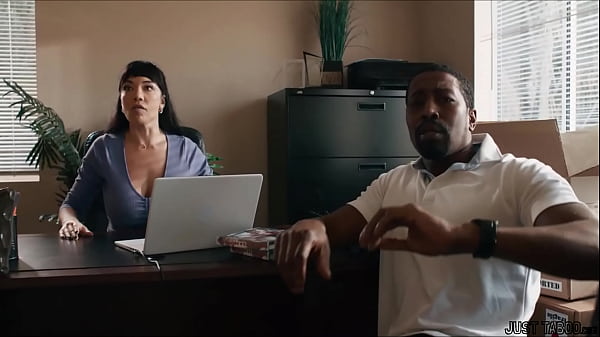 Nonton Isiah, I Want You To Put That Insane Dick In Me! thumbnail