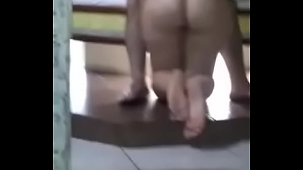 novinha casada mamando amigo marido filma