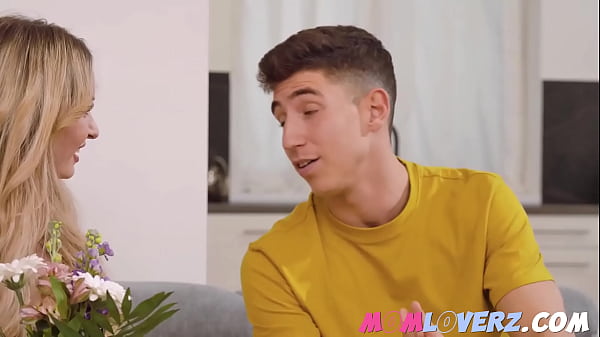 Play MP4 - Hot Stepmom Knows How To Say Thankyou