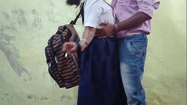 Play MP4 - इंडियन कॉलेज गर्ल ने अपने टीचर के साथ किया गलत काम मुंबई आशु