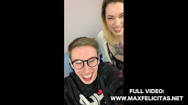 Silvia rubi di fa aprire per bene la figa dal toro italiano max felicitas