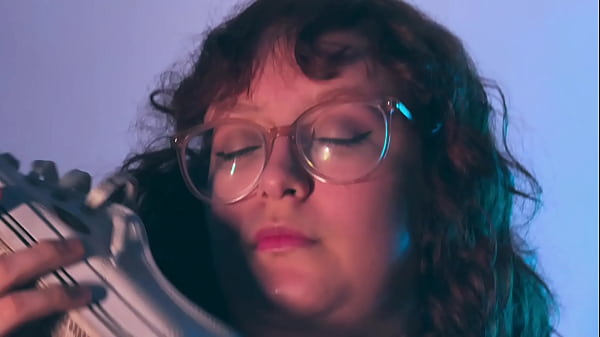 You think you can resist the smell of my dirty nylons 