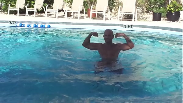HARDBODY ITALIAN PORNSTAR MAXXX LOADZSHADOW_BOXING IN THE POOL