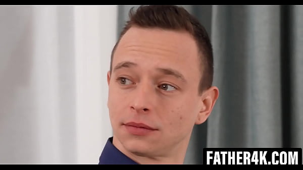 Nonton Liz Ocean's Legs Spread For The Right Cock thumbnail