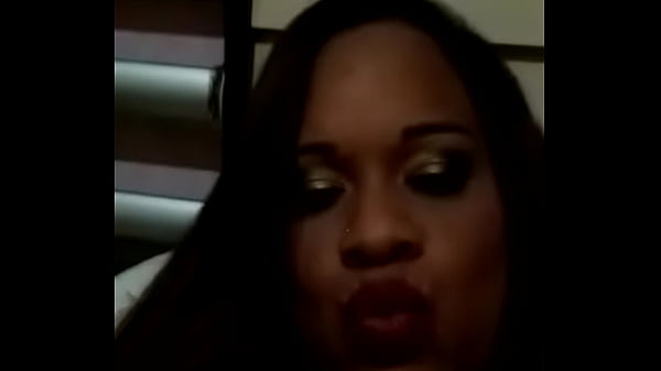 Play MP4 - &Star; Tgirl morena