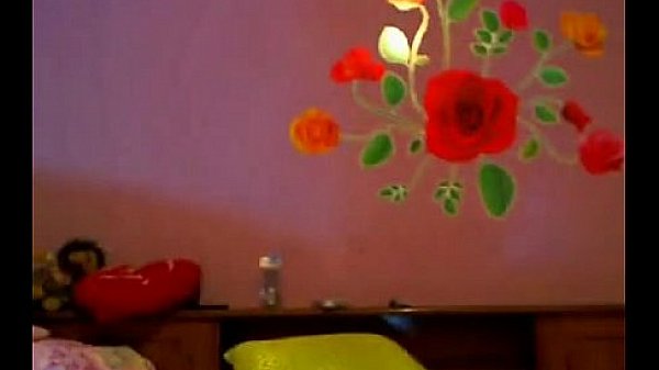 Nonton Brunette Girl Puts A Dildo In The Ass And Pussy thumbnail