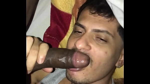 O di&aacute_rio de mamadas II - Neg&atilde_o dotado e grosso me deu leite na garganta